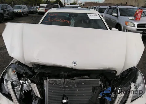 2012 Mercedes-Benz E 350 4Matic z USA, uszkodzony, nr VIN WDDHF8JB0CA532451